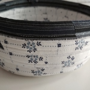 Textil tároló, farmerkék-fehér - otthon & életmód - tárolás & rendszerezés - tárolókosár - Meska.hu