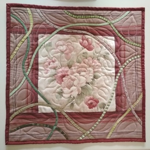 Rózsás patchwork és quilt párnahuzat, Otthon & Életmód, Lakástextil, Párna & Párnahuzat, Díszpárnahuzat, Varrás, Patchwork, foltvarrás, MESKA