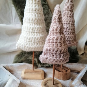 Horgolt fenyőfák ,adventi dekoráció - Meska.hu