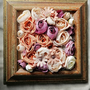 Selyemvirágos dekoráció antikolt képkeretben, Otthon & Életmód, Dekoráció, Fali és függő dekoráció, Függődísz, Virágkötés, MESKA