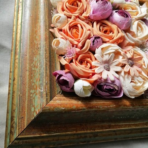 Selyemvirágos dekoráció antikolt képkeretben - otthon & életmód - dekoráció - fali és függő dekoráció - függődísz - Meska.hu