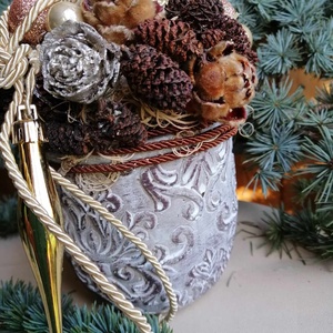 Karácsonyi asztaldísz barokk mintás kaspóban - karácsony - adventi díszek - adventi asztaldísz - Meska.hu