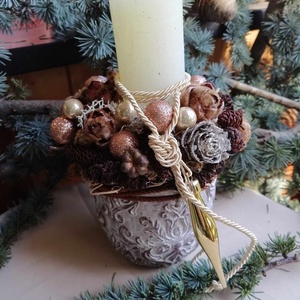 Karácsonyi asztaldísz barokk mintás kaspóban, Karácsony, Adventi díszek, Adventi asztaldísz, Virágkötés, MESKA