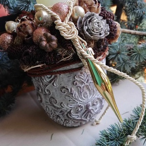 Karácsonyi asztaldísz barokk mintás kaspóban - karácsony - adventi díszek - adventi asztaldísz - Meska.hu