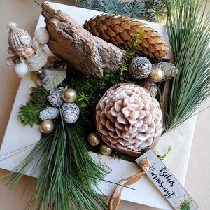 Karácsonyi asztaldísz toboz alakú gyertyával - Meska.hu