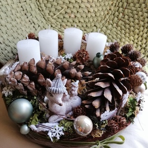 Erdei hangulatú adventi koszorú rusztikus dekorációkkal, Karácsony, Adventi díszek, Adventi asztaldísz, Virágkötés, MESKA