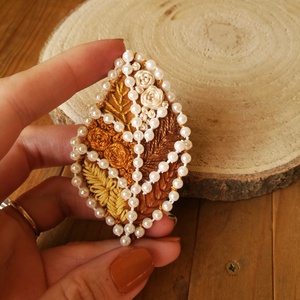 Kézzel hímzett, gyöngyös falevél bross - ékszer - kitűző és bross - kitűző - Meska.hu Kézzel hímzett, gyöngyös falevél bross - ékszer - kitűző és bross - kitűző - Meska.hu