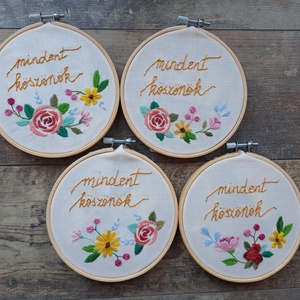 Egyedi megrendelésre készült hímzett szett - esküvő - emlék & ajándék - szülőköszöntő ajándék - Meska.hu