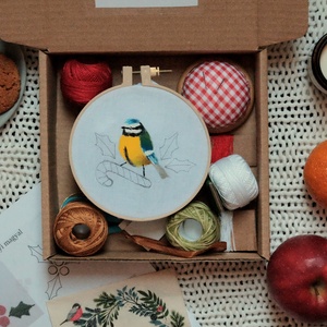 DIY karácsonyi hímzőbox - Kékcinege - Meska.hu