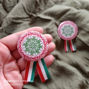 Kokárda kitűző - 2 db - ékszer - kitűző és bross - kitűző - Meska.hu
