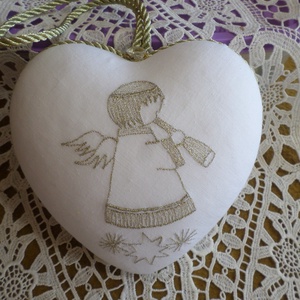 Hímzett angyalkás duci szív/dekoráció. , Otthon & Életmód, Dekoráció, Ajtó- és ablak dekoráció, Ablakdísz, Hímzés, MESKA