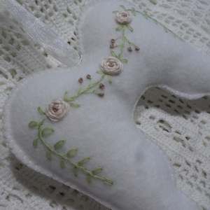 Vintage hímzett angyalszárny,-ajtó,-ablak,-kilincs függődísz.  - otthon & életmód - dekoráció - ajtó- és ablak dekoráció - ablakdísz - Meska.hu