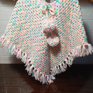 Színes tavaszi poncsó pici lányoknak - Meska.hu