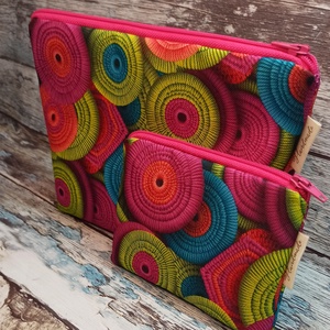 Színörvény neszeszer szett , Szépségápolás, Arcápolás, Smink kellék, Varrás, Szeretettel bemutatom a legújabb alkotásomat, a neszeszer szettet
 Jellemzők: A szett egy nagyobb é..., MESKA