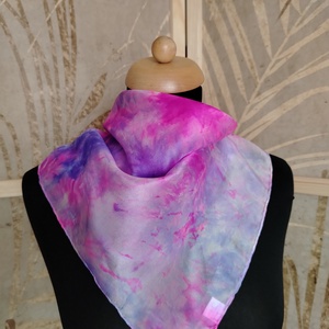 Élénktél selyemkendő  - Meska.hu