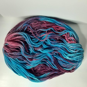 Bíbor színű vadszilva kézzel festett gyapjú fonal 200 g-os motring - kellékek & szerszámok - rövidáru - fonal, cérna - gyapjúfonal - Meska.hu