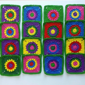 Horgolt színes négyzetek kreatív projektekhez - kellékek & szerszámok - dekorációs kellékek - egyéb kellékek - Meska.hu