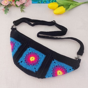 Crossbody virágos kistáska  - táska & tok - kézitáska & válltáska - vállon átvethető táska - Meska.hu