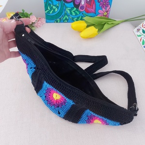 Crossbody virágos kistáska  - táska & tok - kézitáska & válltáska - vállon átvethető táska - Meska.hu