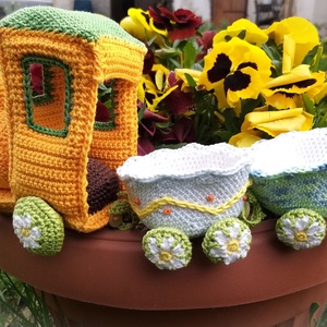 Tavaszi expressz (horgolt vonat) - játék & sport - plüssállat & játékfigura - plüss autó & motor - Meska.hu