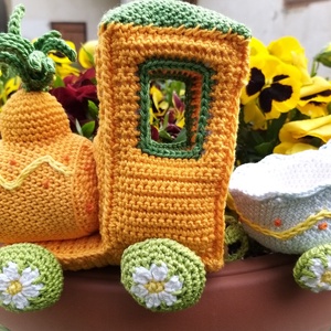 Tavaszi expressz (horgolt vonat) - Meska.hu