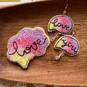 Love you kitűző - esküvő - kiegészítők - kitűző - Meska.hu