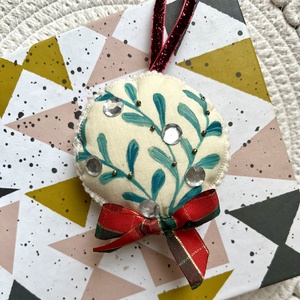 Karácsonyi festett dísz, Karácsony, Karácsonyi lakásdekoráció, Karácsonyfadíszek, Festett tárgyak, MESKA