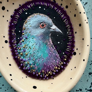 Galamb kitűző - Meska.hu