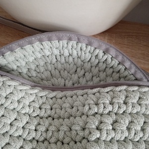 Horgolt crossbody  - táska & tok - kézitáska & válltáska - vállon átvethető táska - Meska.hu