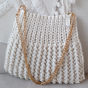 Horgolt táska , Táska & Tok, Kézitáska & válltáska, Kézitáska, Horgolás, Gyönyörű natúr színű táska enyhe arany beszövéssel.
Mérete 25x30 cm. , MESKA