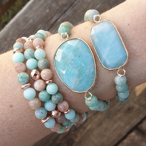 Amazonit karkötő medállal - ékszer - karkötő - gyöngyös karkötő - Meska.hu