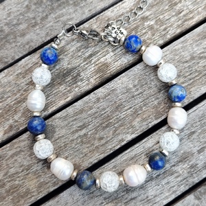 "Tengerész" ásványgyöngy karkötő, Ékszer, Karkötő, Gyöngyös karkötő, Ékszerkészítés, 8 mm lápisz lazuli, roppantott kristály, és 8-9 mm édesvízi tenyésztett gyöngy.

Acél sodrony alapo..., MESKA