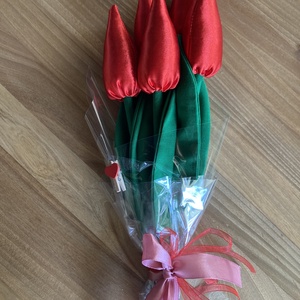 Tulipáncsokor anyák napjára - Meska.hu