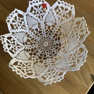 Horgolt kosárka, Otthon & Életmód, Dekoráció, Dísztárgy, Horgolás, A gyönyörű,mutatós  horgolt kosárka is elkészült. 22 cm átmérőjű,keményített darab, amely anyák nap..., MESKA