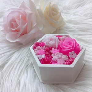 Rózsaszín virágtenger (hatszög), Otthon & Életmód, Gyertya, illat, aroma, Gyertya, Gipszöntés, Gyertya-, mécseskészítés, MESKA