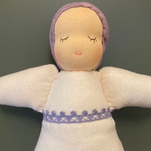 Piskóta baba / Alvó baba, Baba - mama, Baba játékok, Szundikendő, alvóka, Baba-és bábkészítés, Hímzés, MESKA