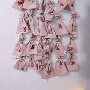 Kézműves adventi kalendárium, hímzett zsákok , Karácsony, Adventi díszek, Adventi naptár, Varrás, Hímzés, MESKA