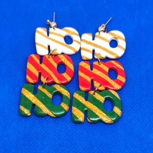 Aranyló Ho-Ho-Ho Karácsony fülbevaló, Ékszer, Fülbevaló, Lógó fülbevaló, Ékszerkészítés, Gyurma, MESKA