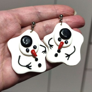 Olvadó Hóemberke fülbevaló - ékszer - fülbevaló - lógó fülbevaló - Meska.hu