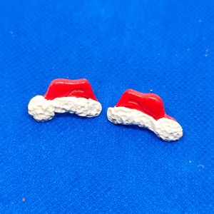 Mikulás-sapi pontfülbevaló - ékszer - fülbevaló - pötty fülbevaló - Meska.hu