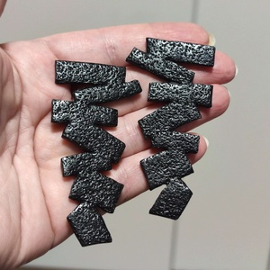 Fekete Szimfónia fülbevaló - ékszer - fülbevaló - lógó fülbevaló - Meska.hu