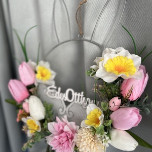 Nyuszifüles nagy kopogtató fém alapon, húsvéti tavaszi színvilág - pasztell fehér - ünnepi díszek, dekorációk - húsvéti díszek és dekorációk - húsvéti ajtódísz, kopogtató - Meska.hu