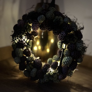Világító halloweeni ajtódísz, pókok - otthon & életmód - dekoráció - ajtó- és ablak dekoráció - ajtódísz & kopogtató - Meska.hu
