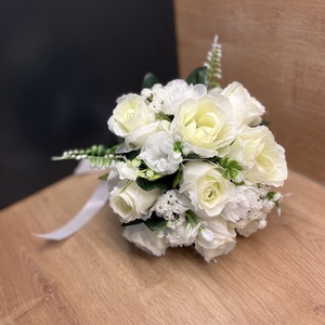 Fehér elegancia 2026 menyasszonyi csokor - Meska.hu