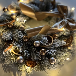 Havas, LED-es téli, adventi kopogtató - karácsony - karácsonyi lakásdekoráció - karácsonyi ajtódíszek - Meska.hu