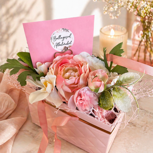 Ballagási, születés napi, névnapi virágtáska lányoknak, örökvirágból - Meska.hu