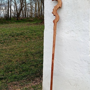 Egyedi sétabot, túrabot körtefából - Sárkány natúr - játék & sport - sport és kikapcsolódás - más játékok, sportok - Meska.hu