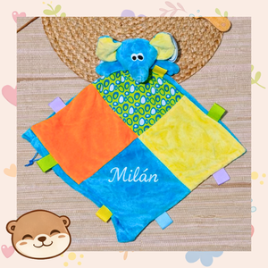 Elefántos csörgős szundikendő - névreszóló hímzéssel, puha alvótárs babáknak, hímzett - Meska.hu