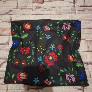 Kalocsai mintás női csősál - Meska.hu