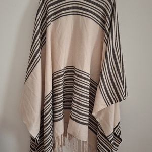 Kalocsai mintás poncsó - ruha & divat - női ruha - poncsó - Meska.hu